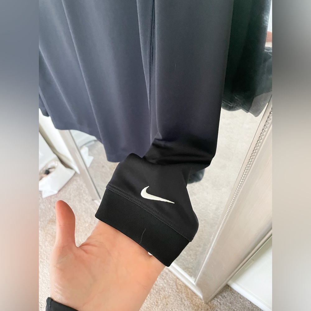 Nike Golf Shirt - Picture 3 of 5
